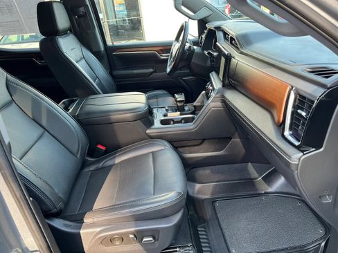 Used 2023 GMC Sierra 1500 Denali w/ Denali Reserve Package AWD/4WD image 8