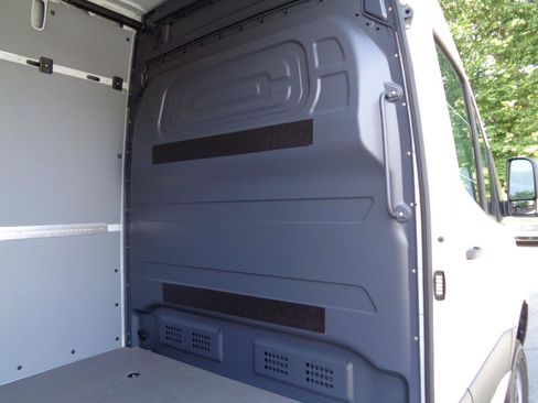 Used 2025 Mercedes-Benz Sprinter 2500 image 17