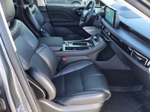 Used 2025 Lincoln Aviator Reserve w/ Equipment Group 201A image 41