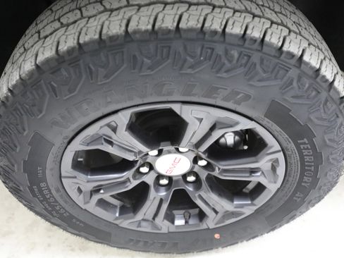 Used 2024 GMC Canyon Elevation RWD image 29