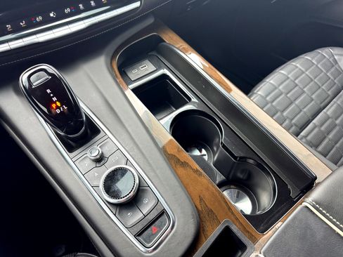 Used 2024 Cadillac Escalade ESV Sport Platinum w/ LPO, ONYX Package image 37