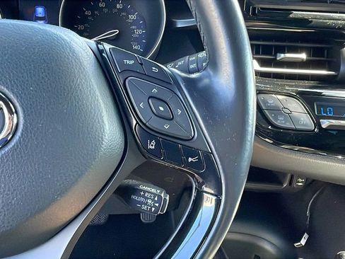 Used 2018 Toyota C-HR XLE image 24