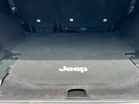 Used 2017 Jeep Wrangler Unlimited Sport AWD/4WD image 15