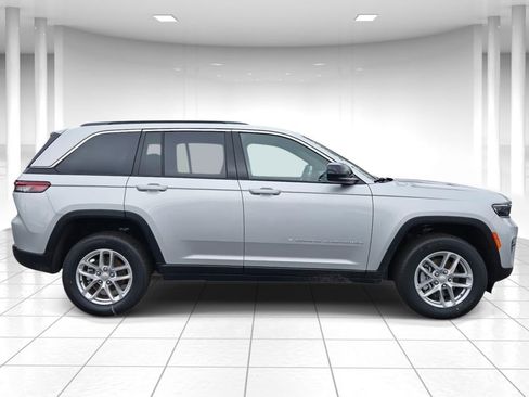 New 2026 Jeep Grand Cherokee Laredo X image 2