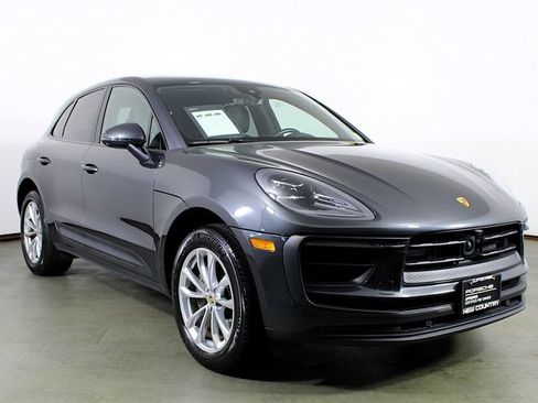 Certified 2023 Porsche Macan AWD/4WD image 9