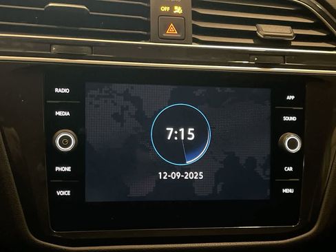 Used 2024 Volkswagen Tiguan SE image 16