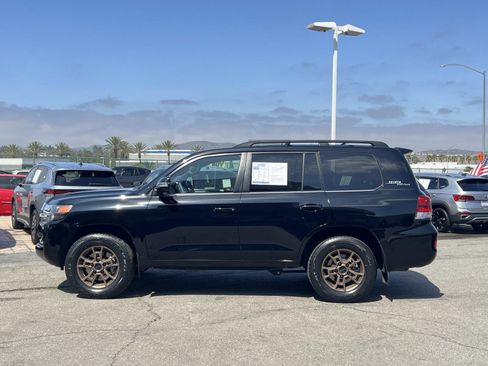 Used 2021 Toyota Land Cruiser Heritage Edition AWD/4WD image 2