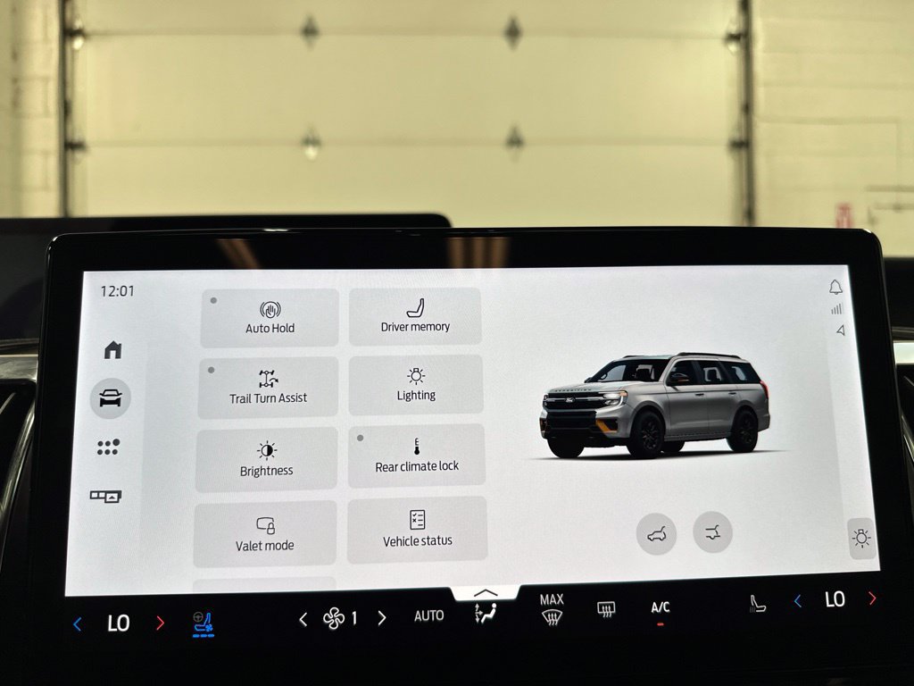 Used 2025 Ford Expedition Tremor AWD/4WD image 35