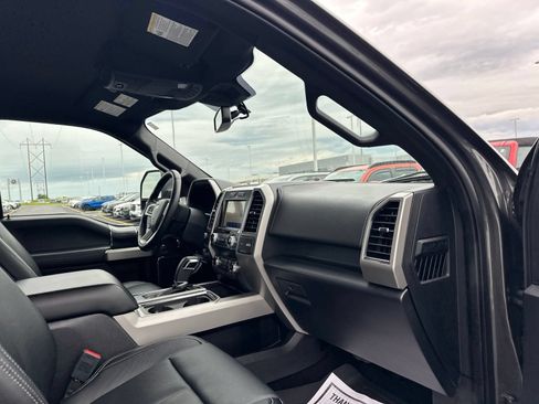 Used 2019 Ford F150 Lariat w/ Equipment Group 502A Luxury AWD/4WD image 40