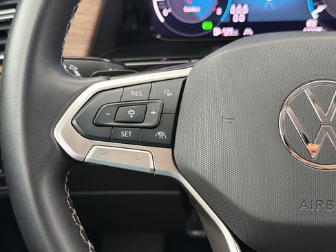 Used 2025 Volkswagen Atlas SE FWD image 15