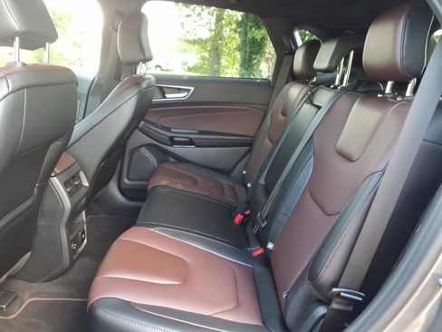 Used 2022 Ford Edge Titanium w/ Equipment Group 301A AWD/4WD image 16