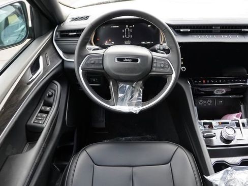 New 2026 Jeep Grand Cherokee L Limited AWD/4WD image 14