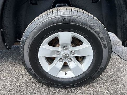 Used 2018 RAM 1500 Express AWD/4WD image 39