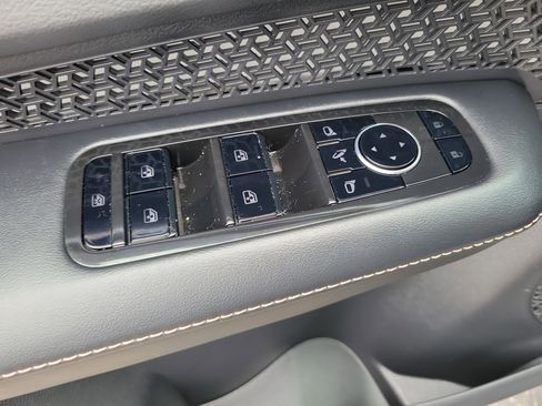 Used 2024 Nissan Ariya EVOLVE+ image 22