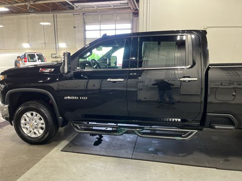 Certified 2022 Chevrolet Silverado 2500 LTZ w/ LTZ Convenience Package AWD/4WD image 11