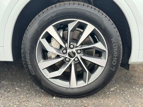 Certified 2025 Audi Q5 2.0T Premium Plus w/ Premium Plus Package AWD/4WD image 10