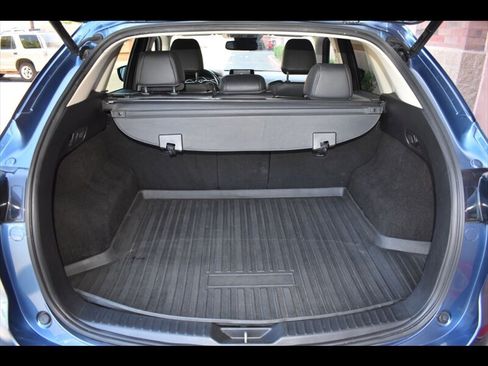 Used 2018 MAZDA CX-5 Touring w/ Preferred Equipment Package FWD image 25