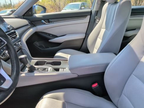Used 2018 Honda Accord Touring image 24