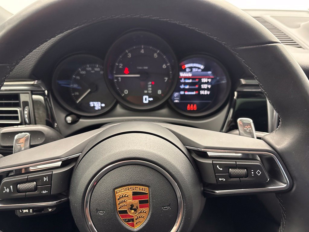 Certified 2026 Porsche Macan AWD/4WD image 32
