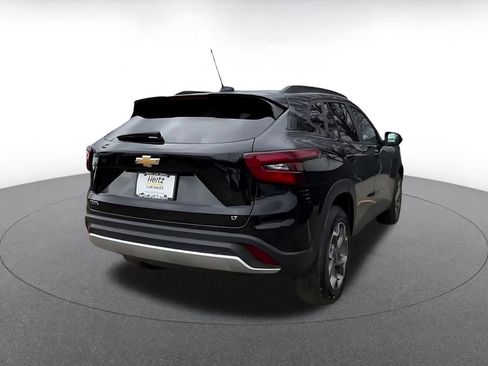 Used 2025 Chevrolet Trax LT w/ LT Convenience Package image 14