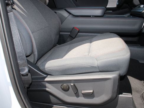 Used 2025 Ford Expedition Active RWD image 19
