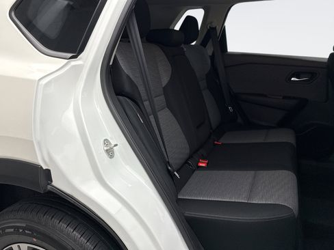 Used 2023 Nissan Rogue SV image 17