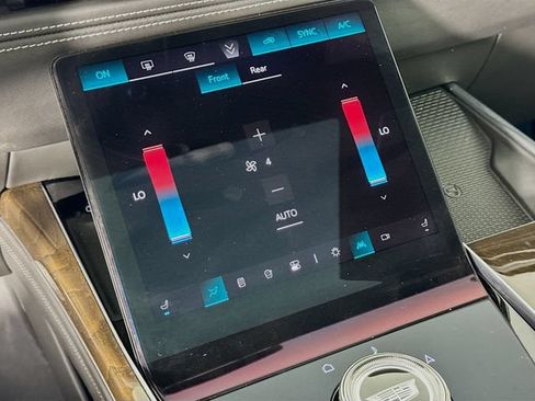 Used 2025 Cadillac Escalade Sport Platinum w/ LPO, Floor Liner Package AWD/4WD image 18