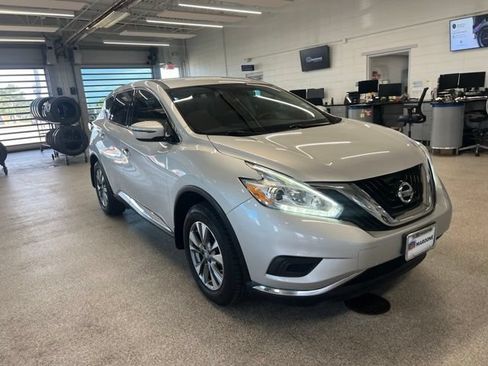 Used 2017 Nissan Murano S w/ Navigation Package AWD/4WD image 3