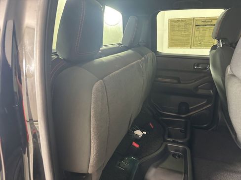 Used 2025 Nissan Frontier PRO-4X AWD/4WD image 26