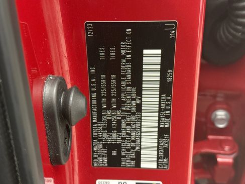 Used 2024 Toyota Corolla Cross XLE w/ Convenience Package image 25