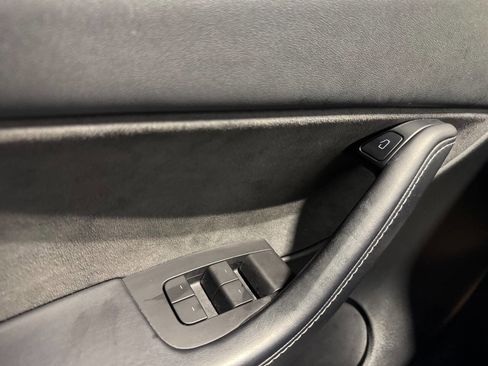 Used 2021 Tesla Model Y Long Range image 28