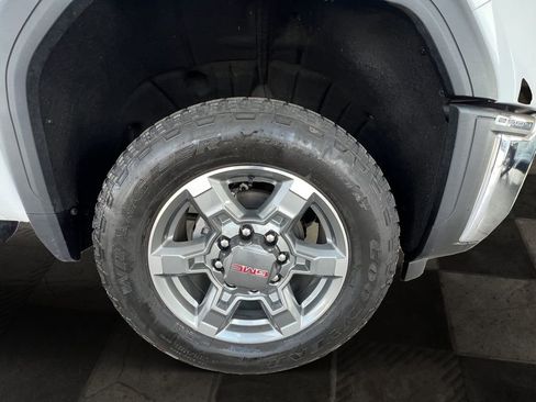 Certified 2025 GMC Sierra 2500 SLT w/ SLT Premium Package image 11