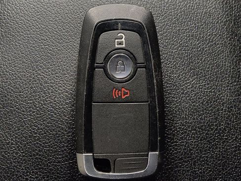 Used 2019 Ford EcoSport SE w/ SE Convenience Package image 32