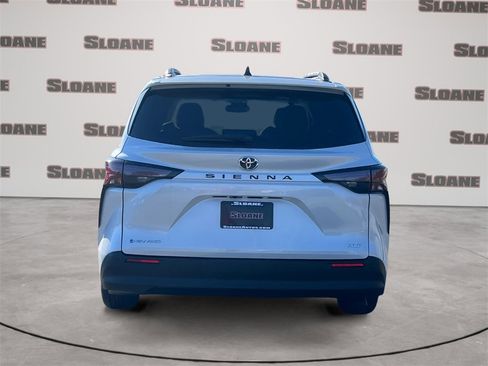 New 2026 Toyota Sienna XLE image 4