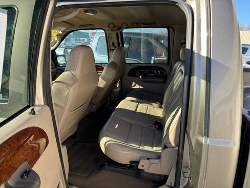 Used 2004 Ford F250 Lariat image 16