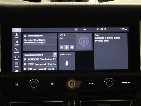 Certified 2025 Porsche Macan AWD/4WD image 29
