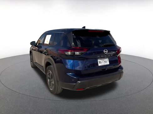 Used 2025 Nissan Rogue SV FWD image 11