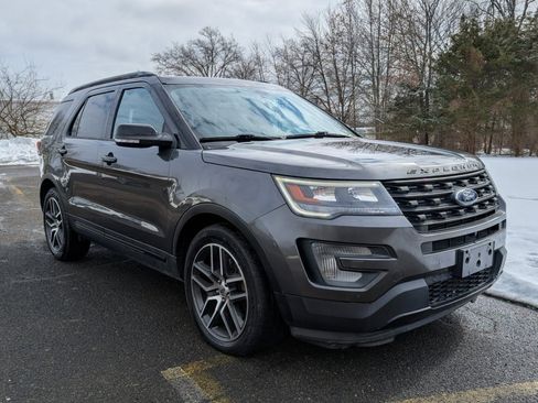 Used 2017 Ford Explorer Sport w/ Equipment Group 401A image 3