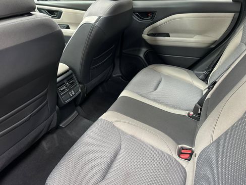 Used 2025 Subaru Forester Premium AWD/4WD image 16