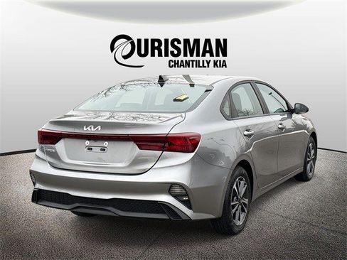 Used 2024 Kia Forte LXS w/ LXS Technology Package image 2