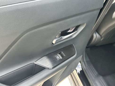 New 2026 Nissan Kicks SR image 10