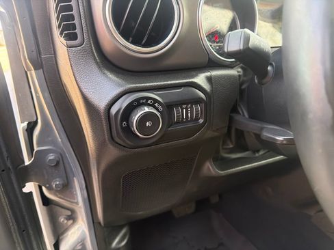 Used 2022 Jeep Wrangler Unlimited Rubicon w/ Steel Bumper Group AWD/4WD image 22