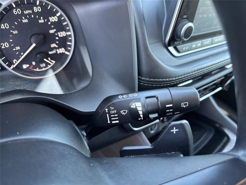 Used 2023 Nissan Rogue S FWD image 23