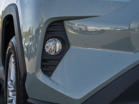 Used 2021 Toyota RAV4 XLE AWD/4WD image 15