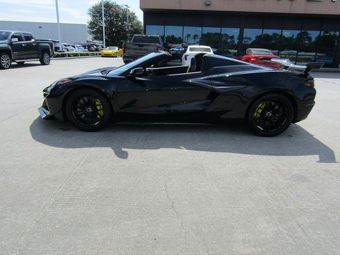 Used 2024 Chevrolet Corvette Z06 w/ Z07 Performance Package RWD image 8