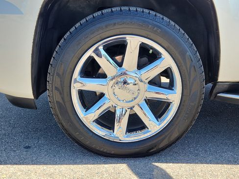 Used 2014 GMC Yukon Denali AWD/4WD image 21