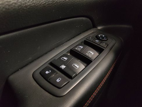 Used 2021 Jeep Grand Cherokee Trailhawk AWD/4WD image 27