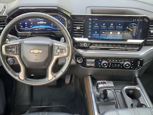 Used 2023 Chevrolet Silverado 1500 High Country w/ Technology Package AWD/4WD image 23