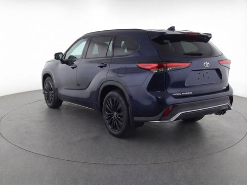 Used 2024 Toyota Highlander XSE image 6