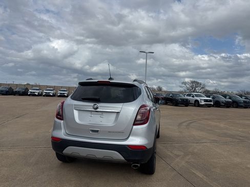 Used 2022 Buick Encore Preferred image 17